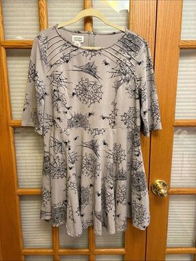 EUC Unique Vintage Gray Spiderweb Print Tunic/Dress